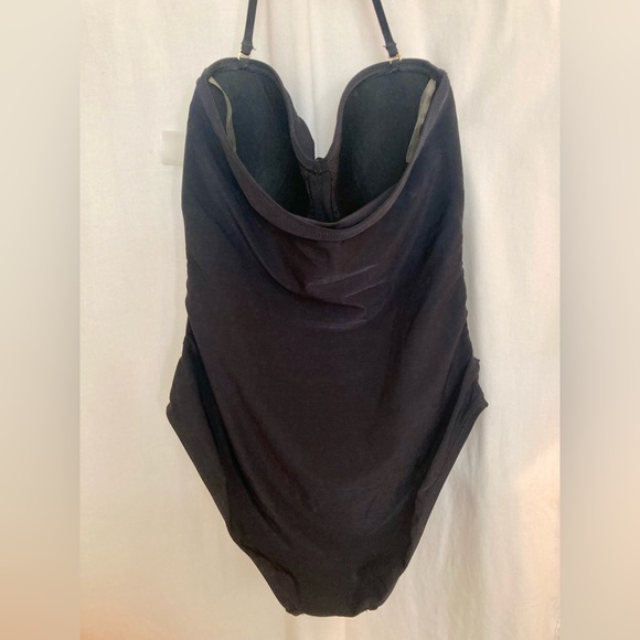 La Blanca Elegant Black Ruched Halter Swimsuit Size 8 - Picture 5 of 9